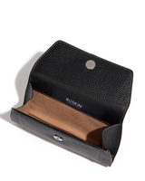 Clutch Con Cinta in Black Pebble