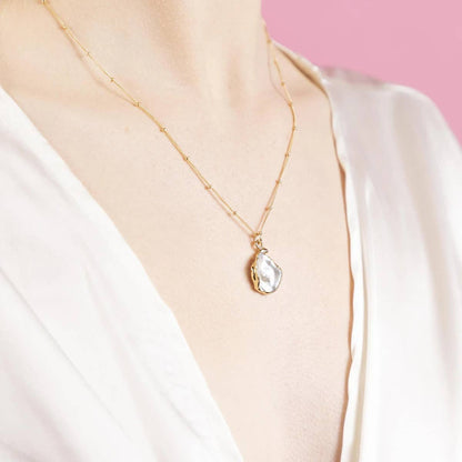 Gold Dipped Pearl Necklace: Gold