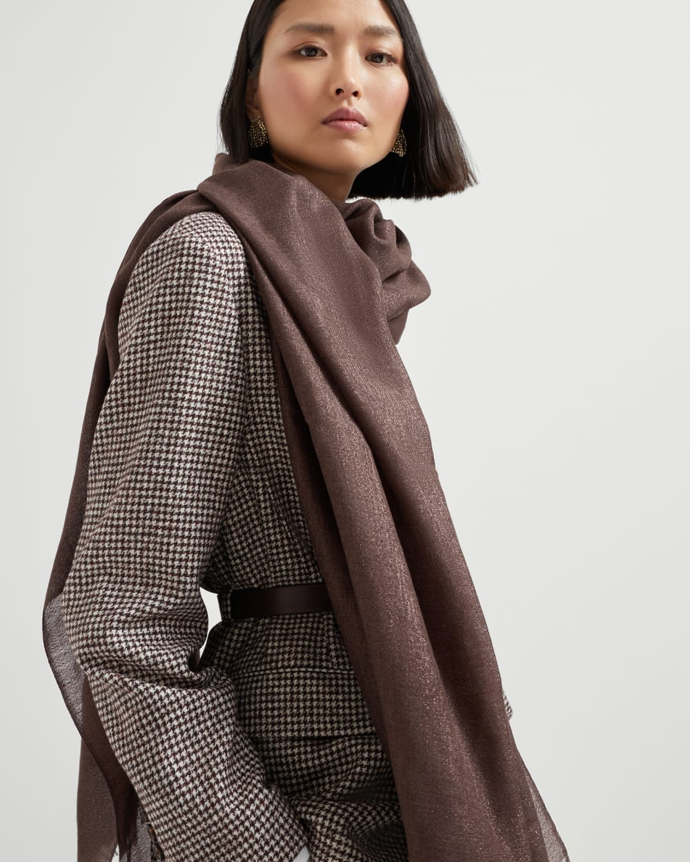 マフラー・ストール BRUNELLO CUCINELLI SILK AND CASHMERE SPARKLING SCARF Cashmere and Silk Sparkling Scarf in Brown – Sigi's Boutique