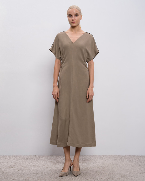 Brunello Cucinelli Linen Twill V-Neck Shirt Dress in Cool Brown Sigi's Boutique Brunello Cucinelli Linen Twill V-Neck Shirt Dress in Cool Brown Sigi's Boutique