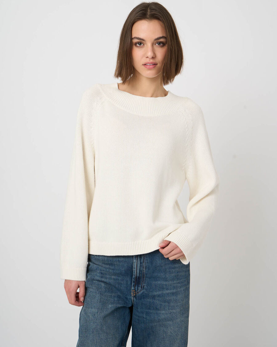 Cropped cream cotton-cashmere crewneck sweater with ribbed trim and long sleeves