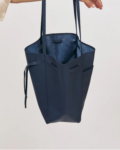 Florence Tote in Navy Pebble Grain