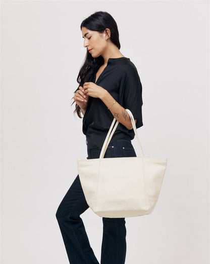 Vienna Tote in Milk Pebble Grain