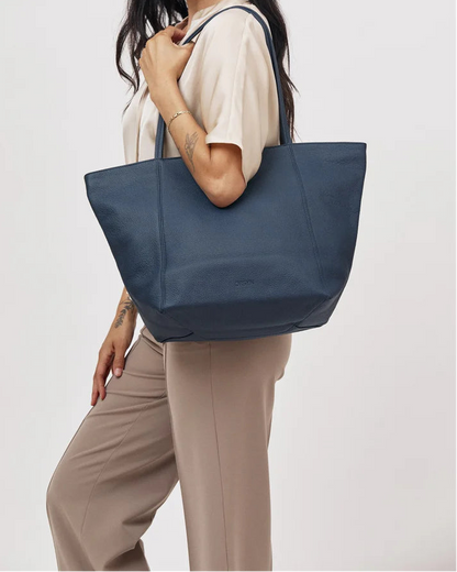Vienna Tote in Navy Pebble Grain