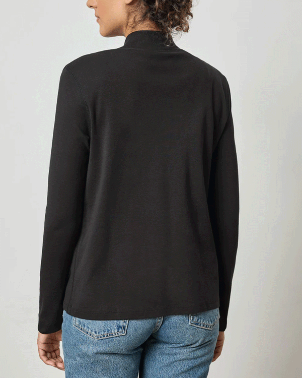 Classic Cardigan in Black