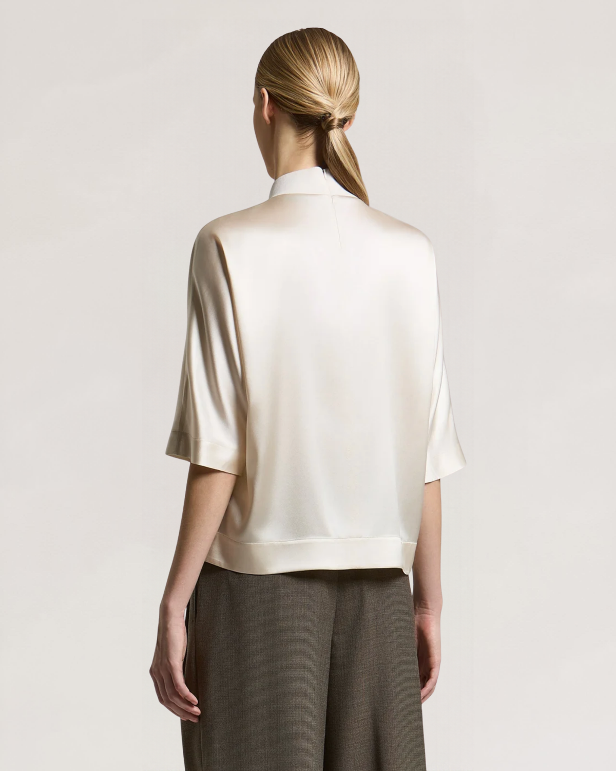 Shirt Stretch silk satin with knitted details in Ethereal Beige