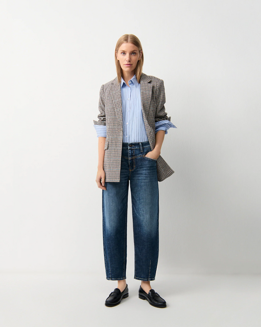 Cambio Elin straight-leg dark wash cropped jeans worn with blazer and loafers