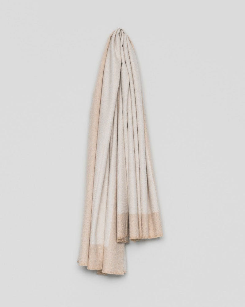 Arran Border Cashmere Blanket in Keppie Green Natural