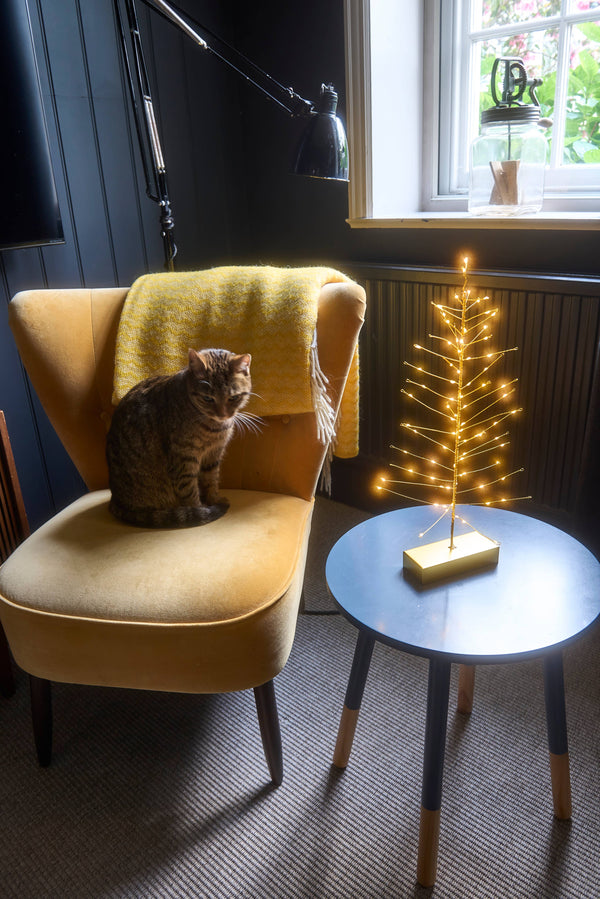 Festive Tree Light: Gold