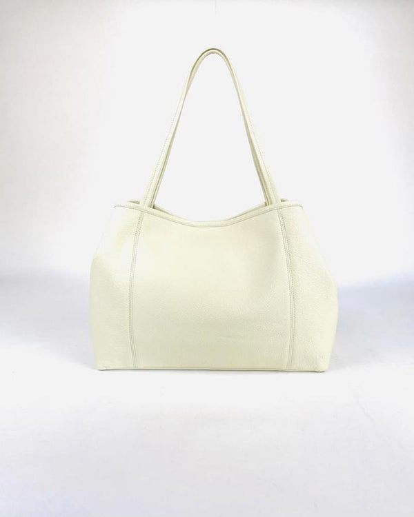 Makena Tote in Milk Pebble Grain